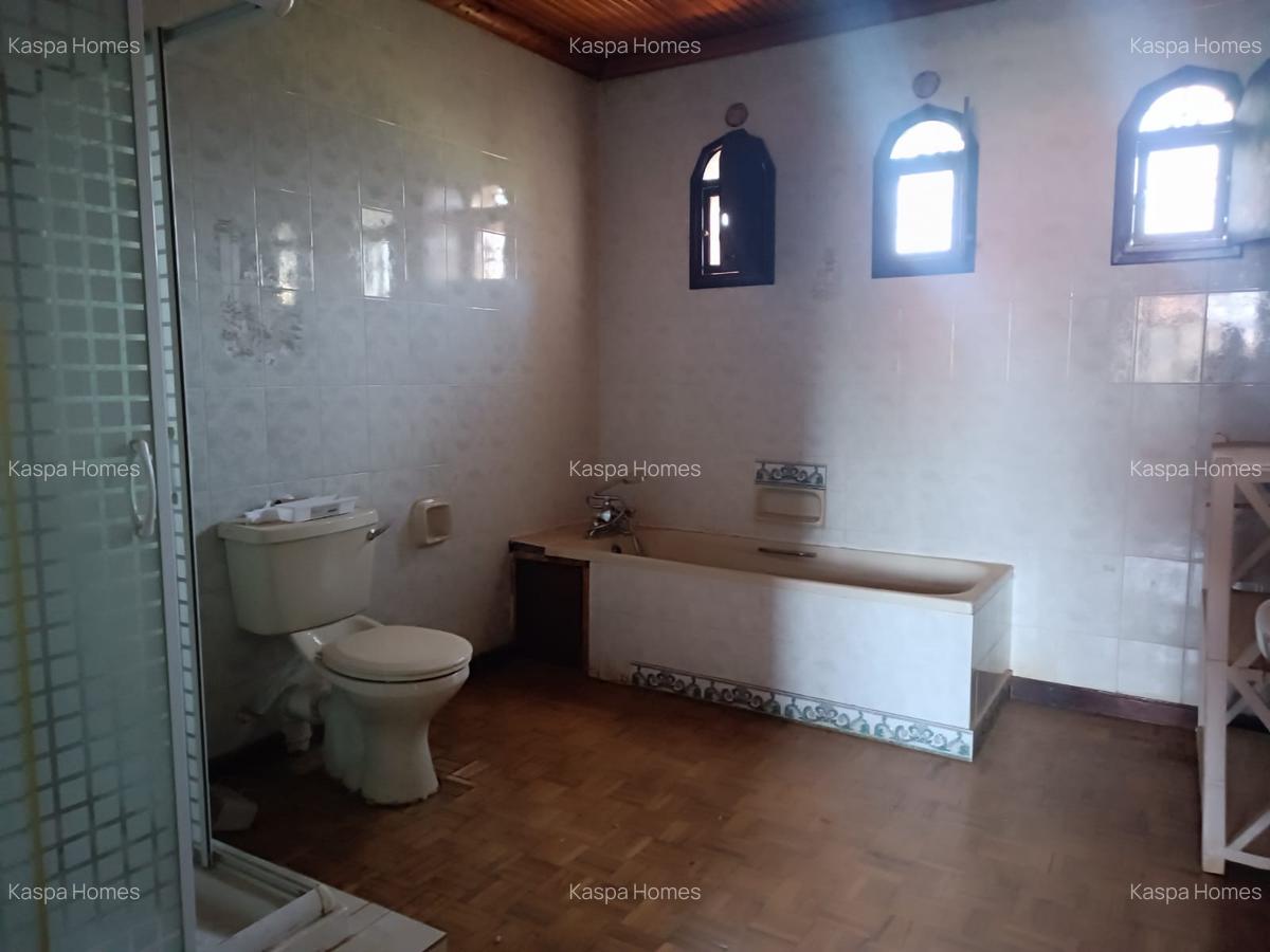 4 Bed House with En Suite in Runda - 7