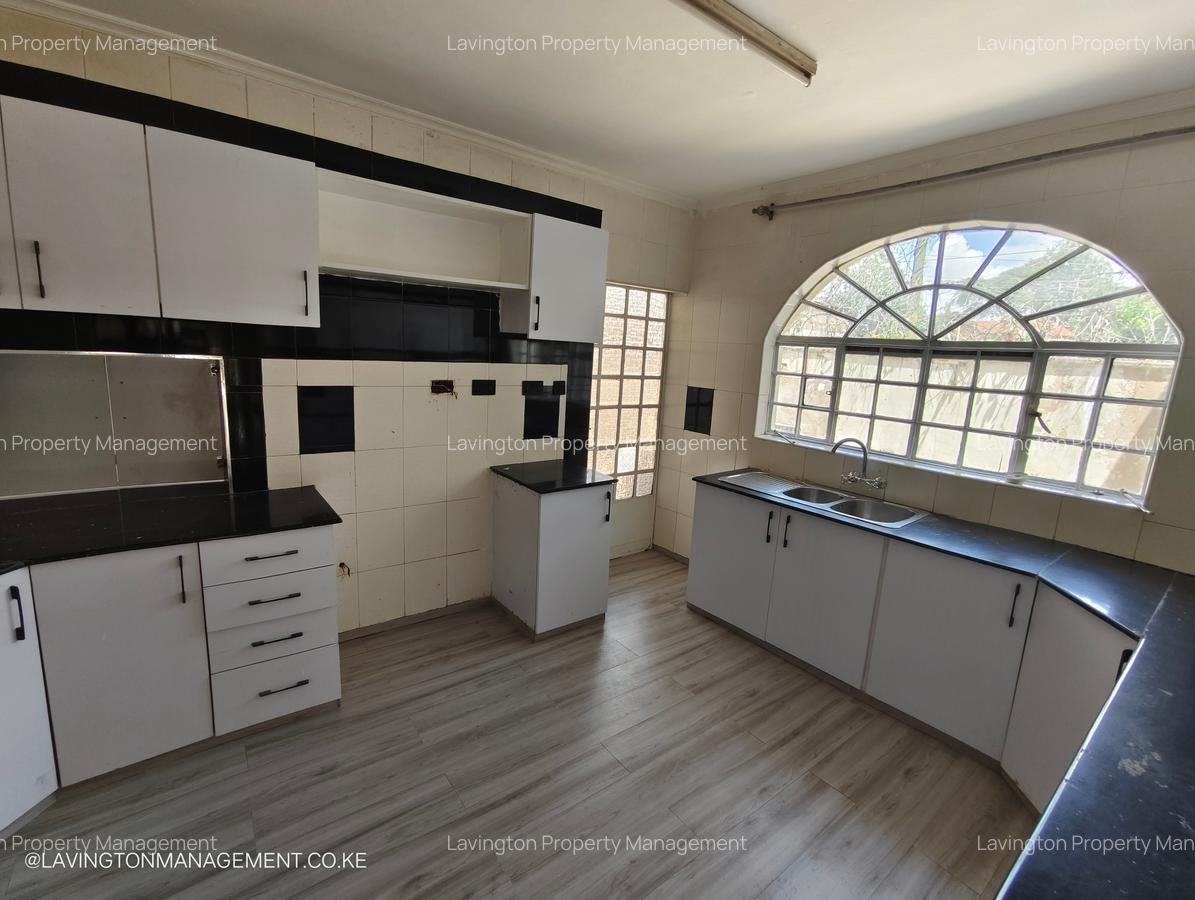 4 Bed Townhouse with En Suite at Lavington Green - 6