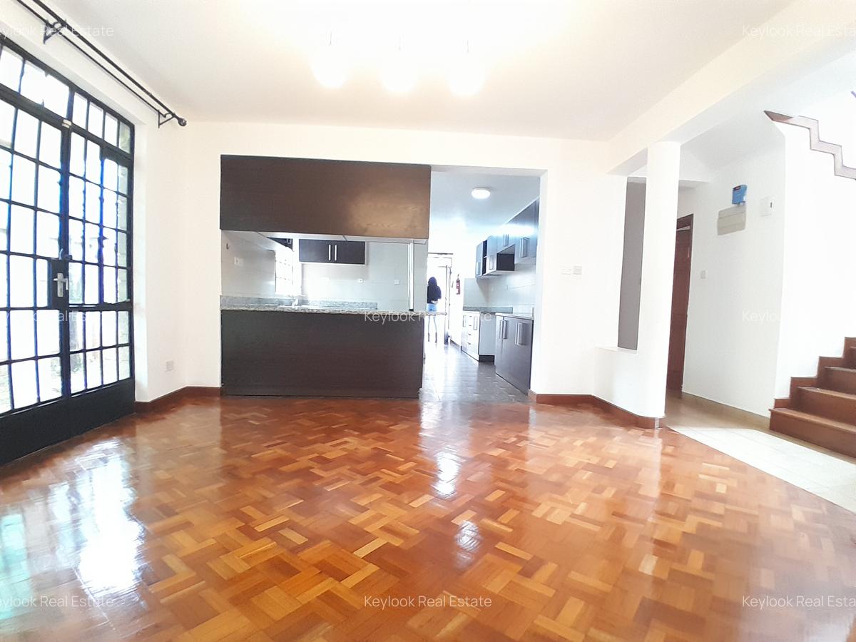 4 Bed Townhouse with En Suite at Lavington - 17