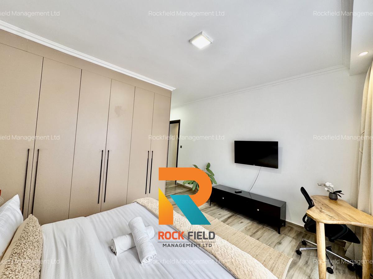 Serviced 2 Bed Apartment with En Suite in Brookside - 17