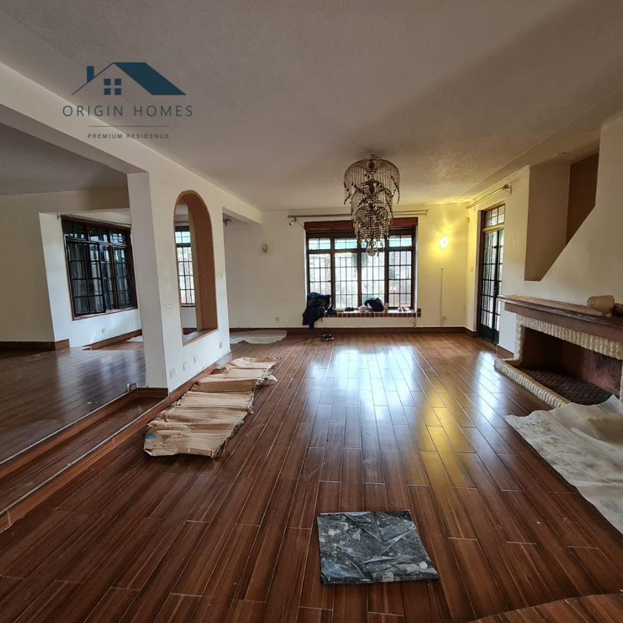 5 Bed Townhouse with En Suite at Lavington - 7