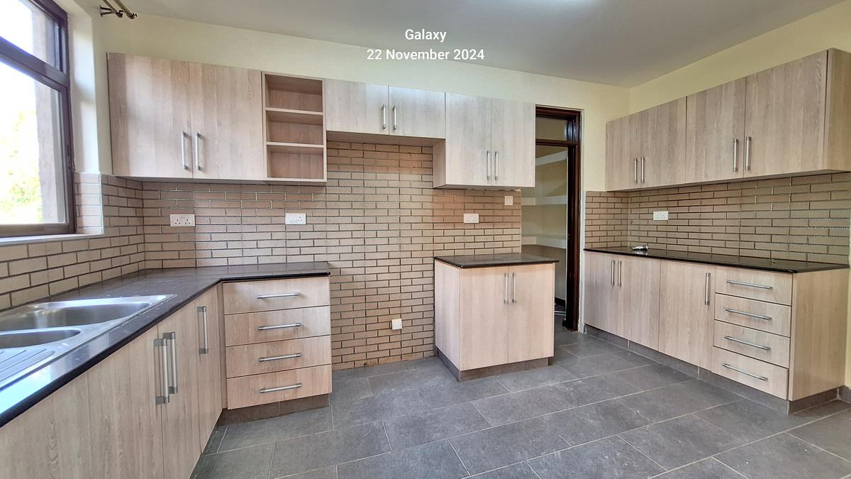 3 Bed Apartment with En Suite at Valley Arcade - 12