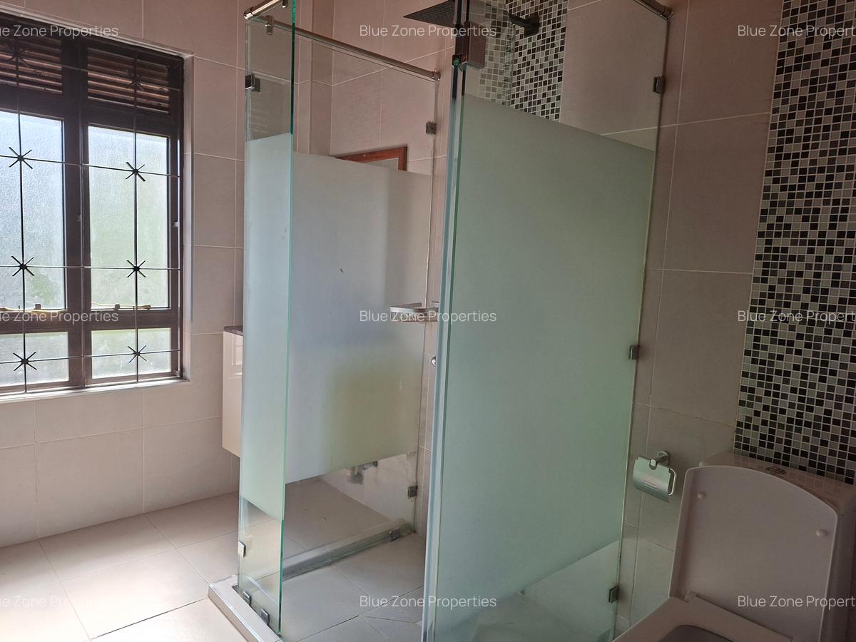 5 Bed Townhouse with En Suite at Off Panafric Insurance Avenue - 13