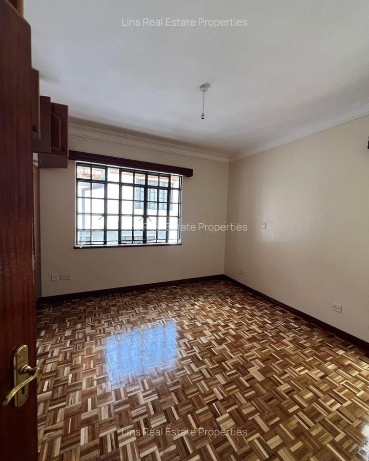 4 Bed Townhouse with En Suite in Lavington - 15