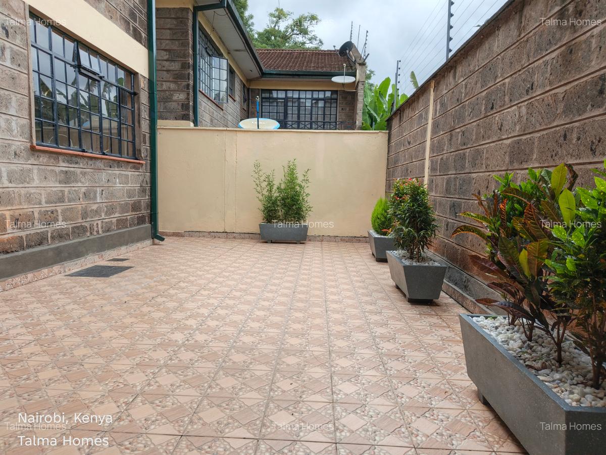 4 Bed Townhouse with En Suite at Lavington - 6