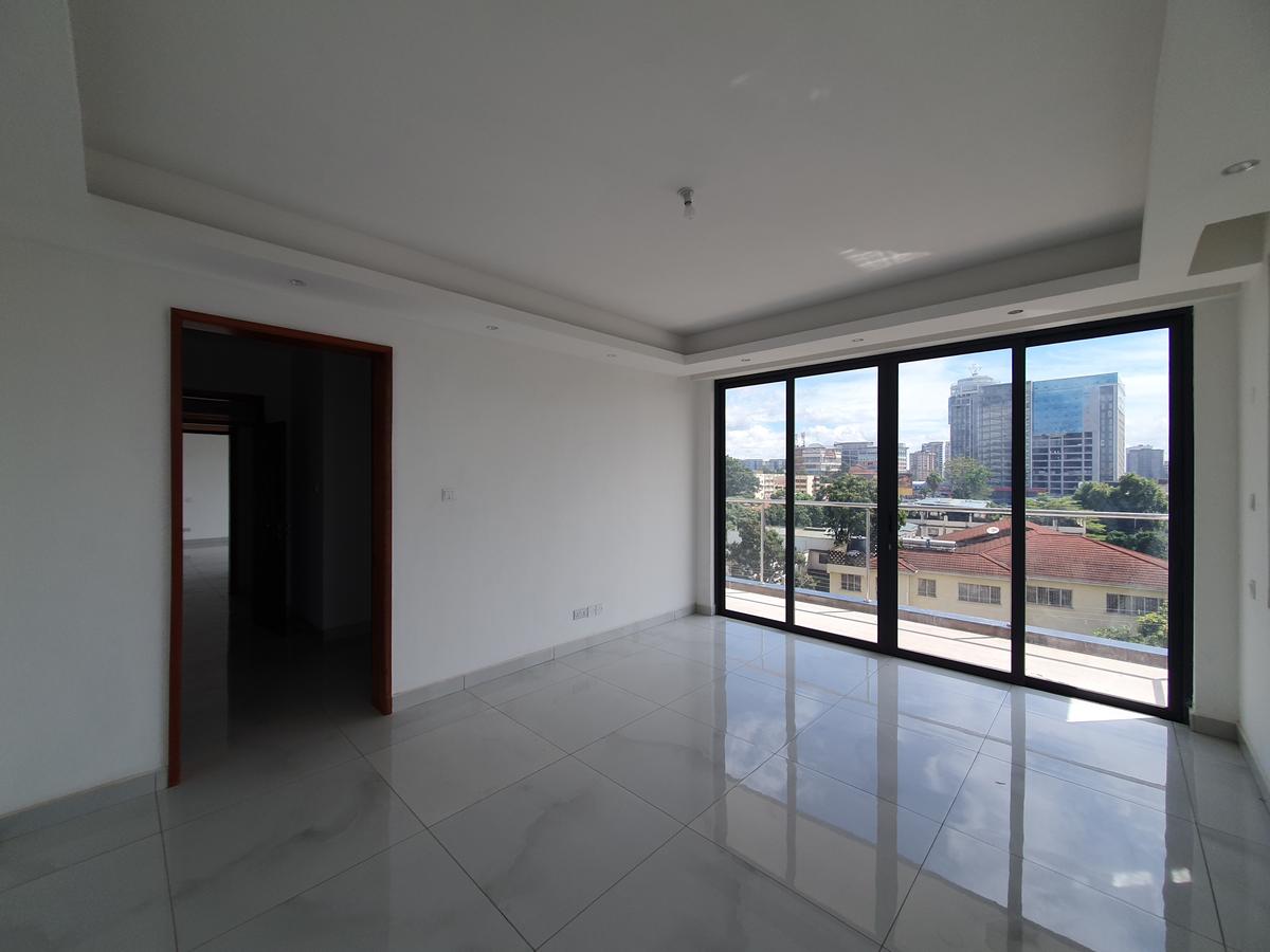 4 Bed Apartment with En Suite in Parklands - 15