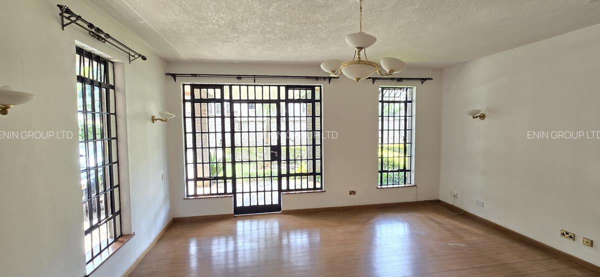 5 Bed Townhouse with En Suite at Convent Drive - 6