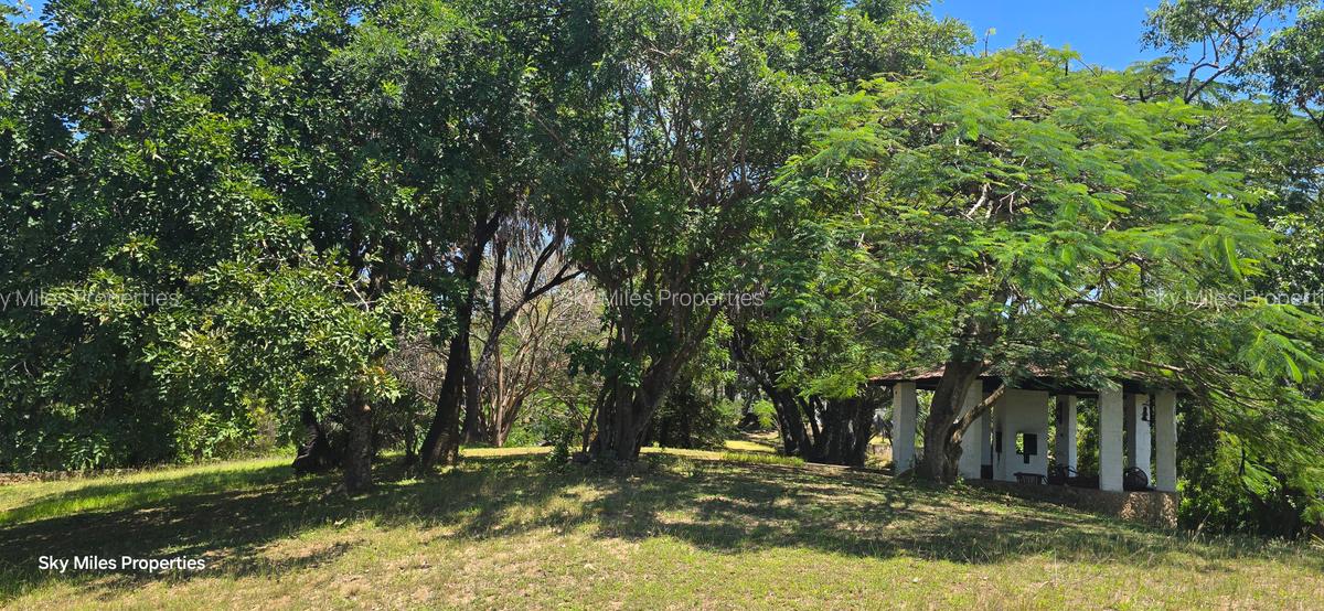 6 Bed Villa with En Suite at Aloo Drive Residence - 19