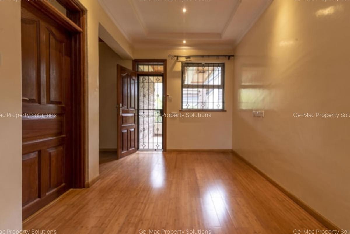 4 Bed House with En Suite in Runda - 8