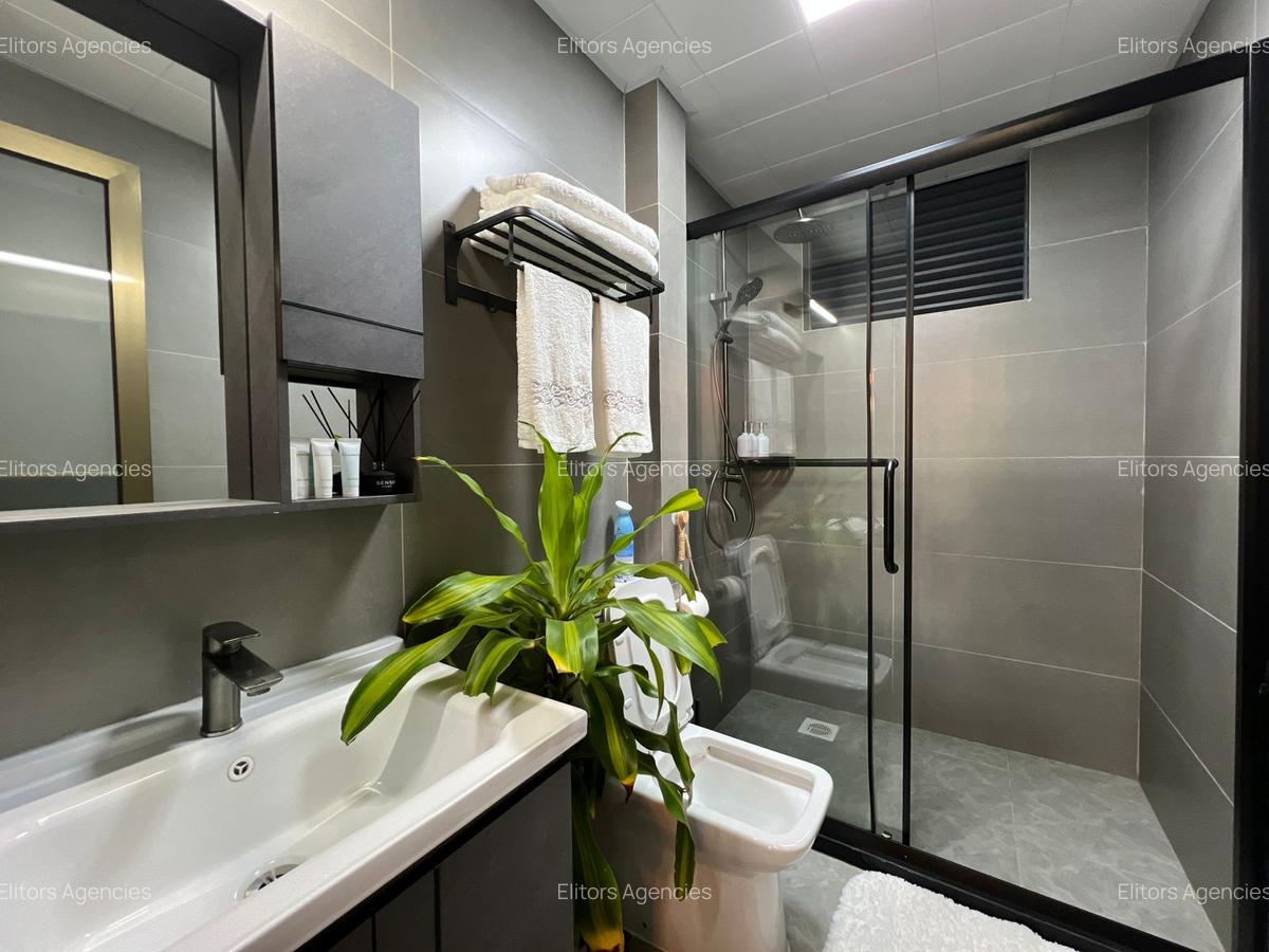 Serviced 2 Bed Apartment with En Suite at Riverside Dr - 17