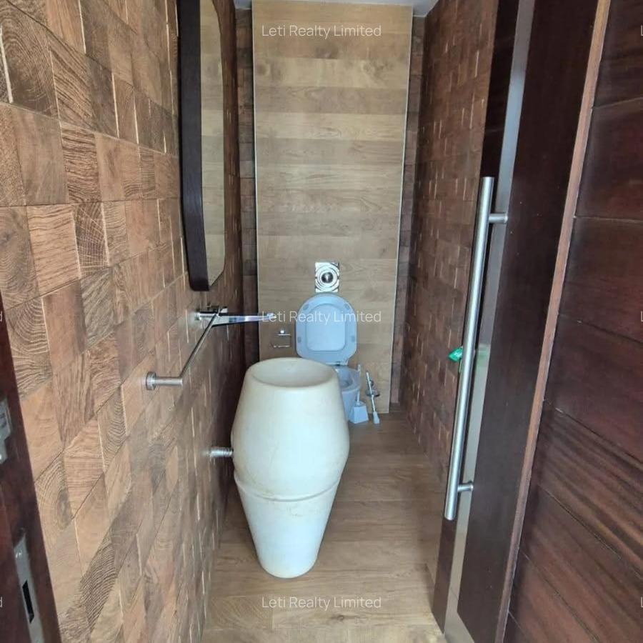 4 Bed House with En Suite in Loresho - 10