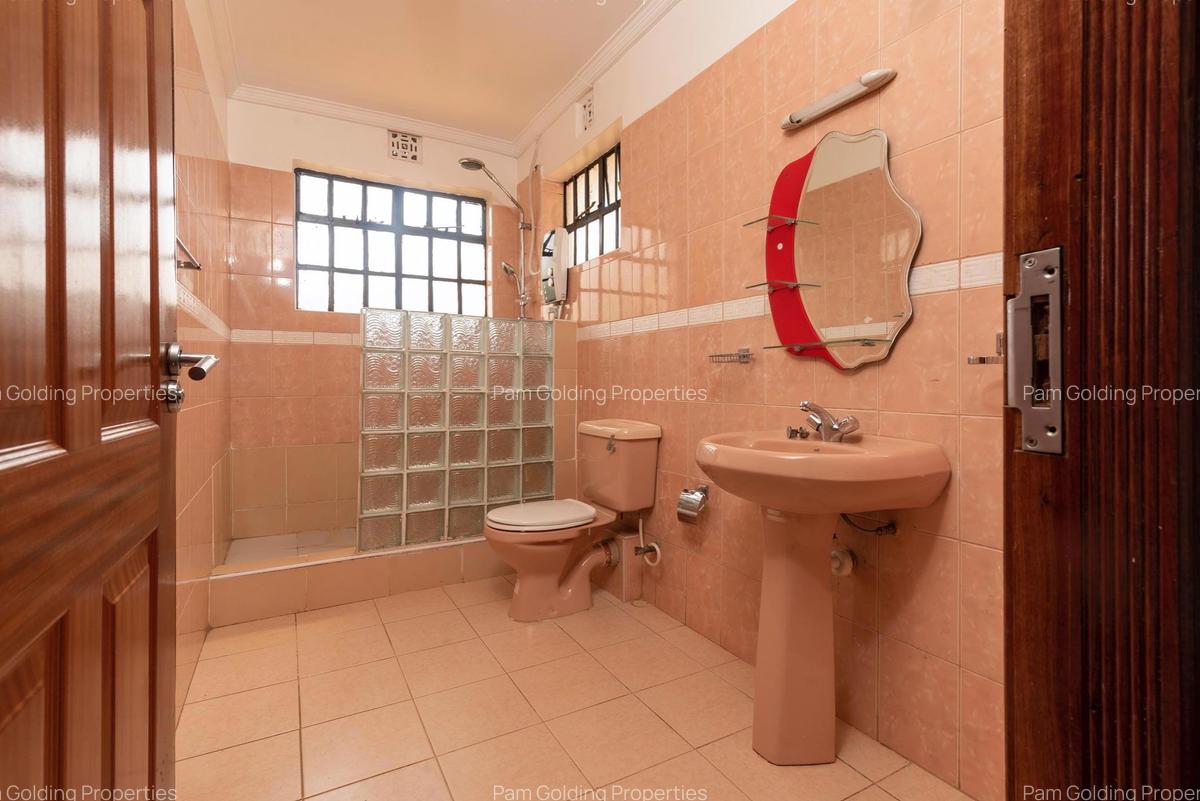 4 Bed House with En Suite at Muthaiga North - 12