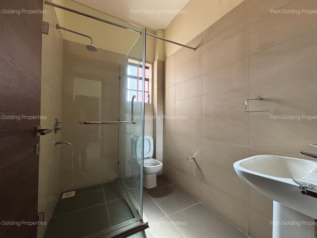 3 Bed Apartment with En Suite in Runda - 18