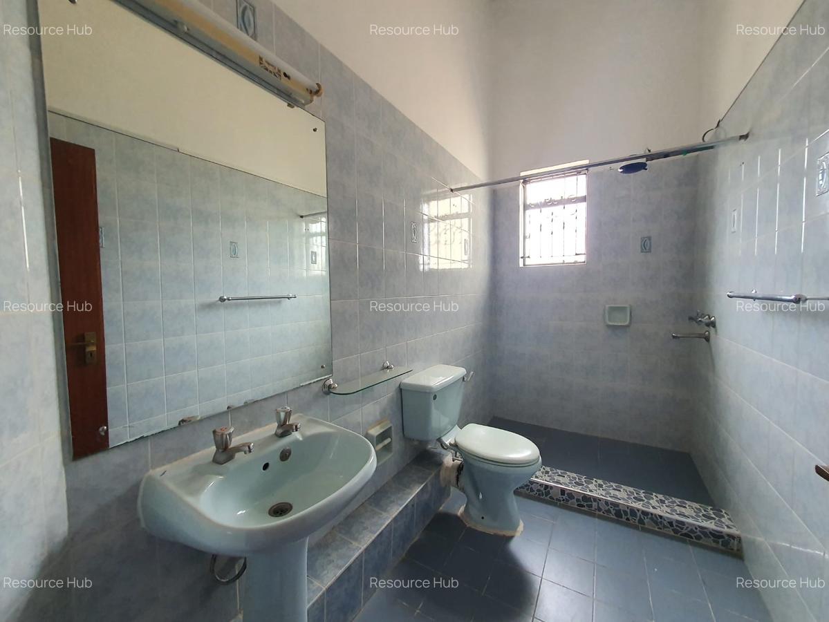 4 Bed Townhouse with En Suite at Shanzu - 18