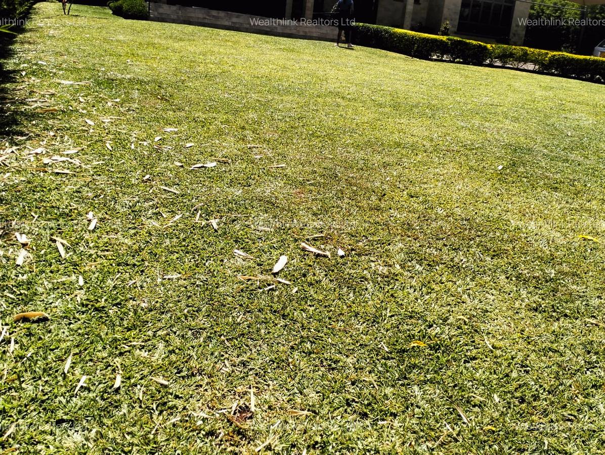 5 Bed Townhouse with En Suite at Runda - 10