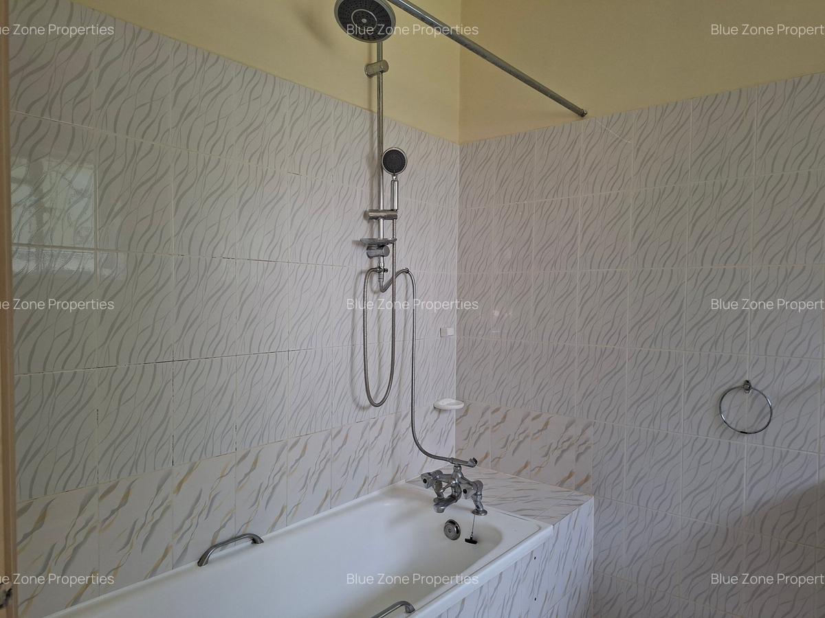 5 Bed House with En Suite at Off Un Avenue - 15