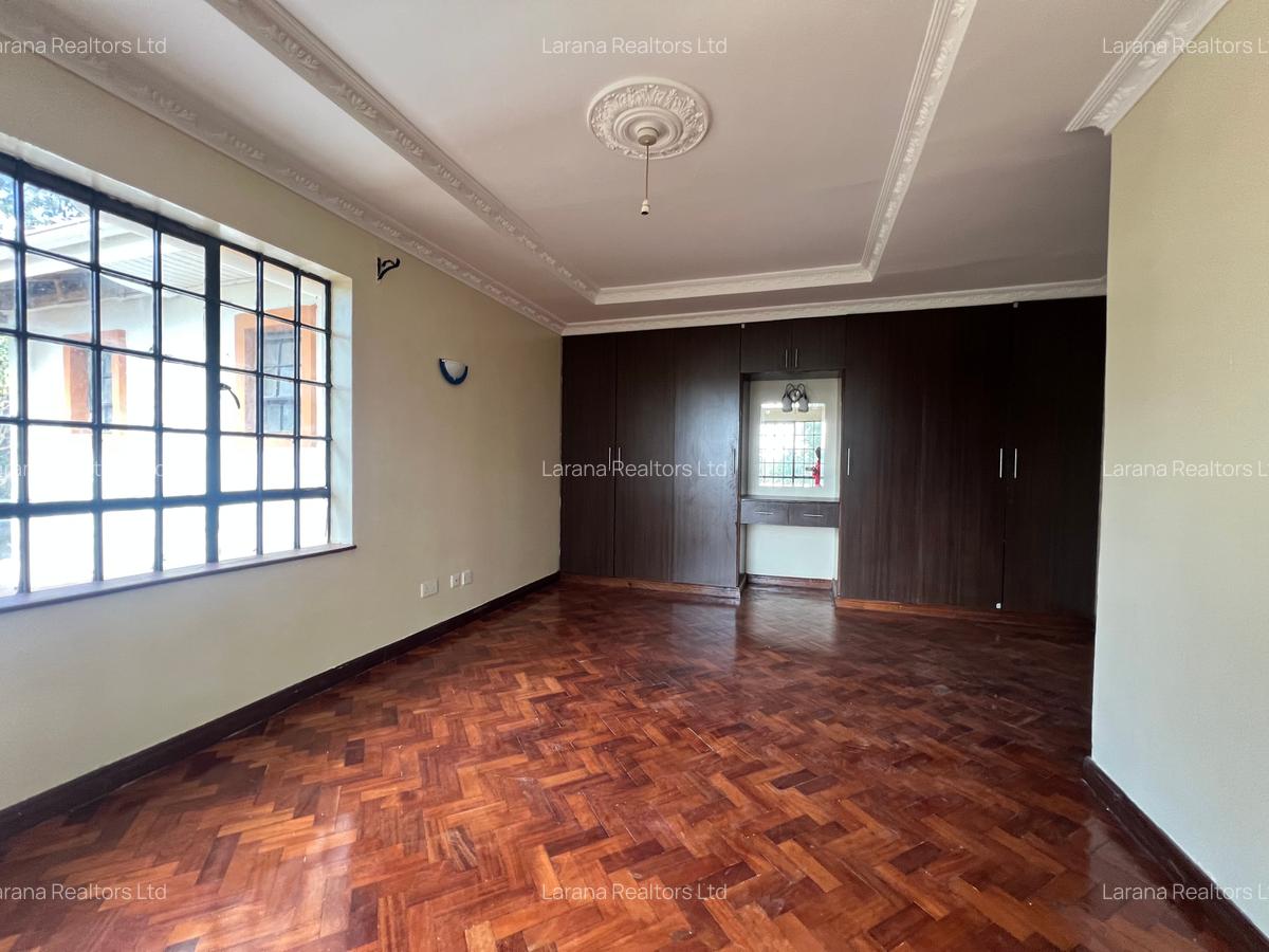 5 Bed House with En Suite at Academy Rd - 12