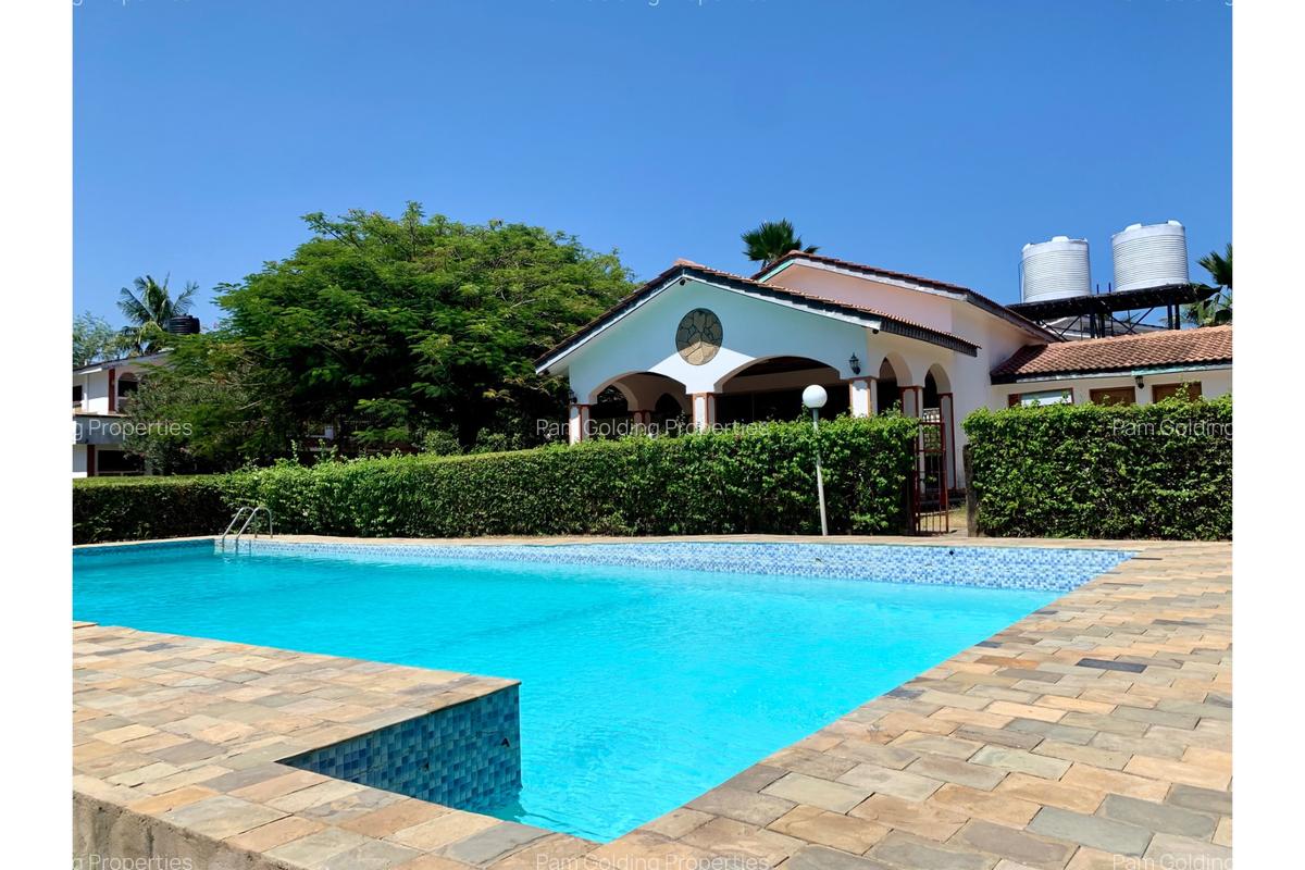 4 Bed Townhouse with Staff Quarters in Nyali Area - 14