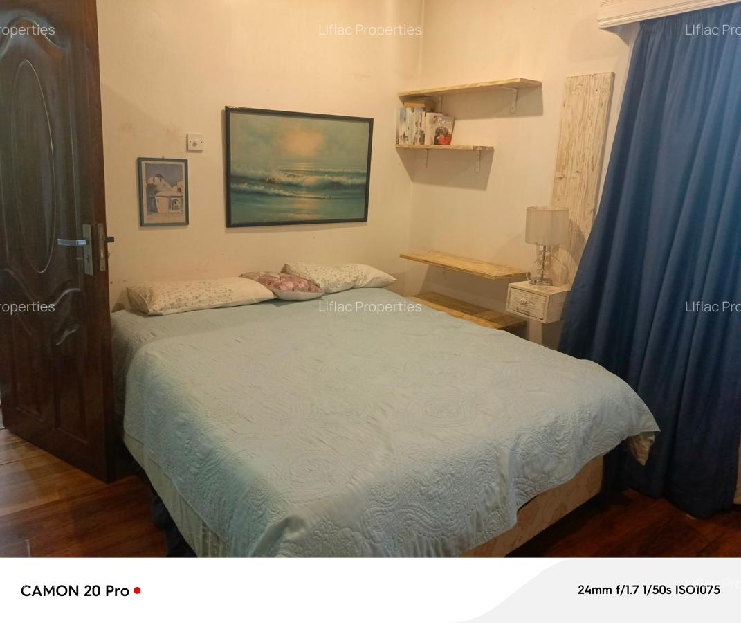 1 Bed House with Garden in Rosslyn - 11