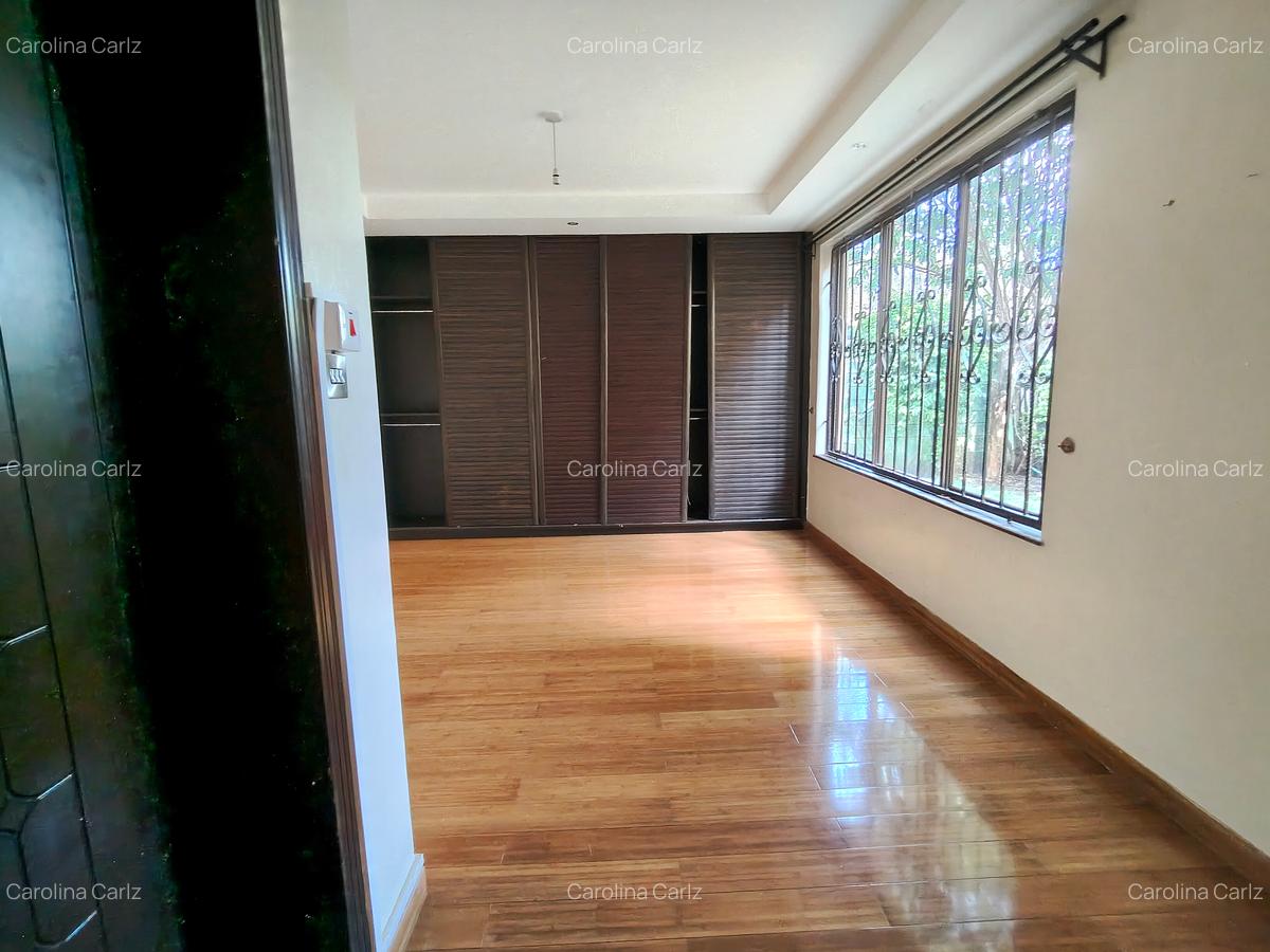 5 Bed House with En Suite in Westlands Area - 13