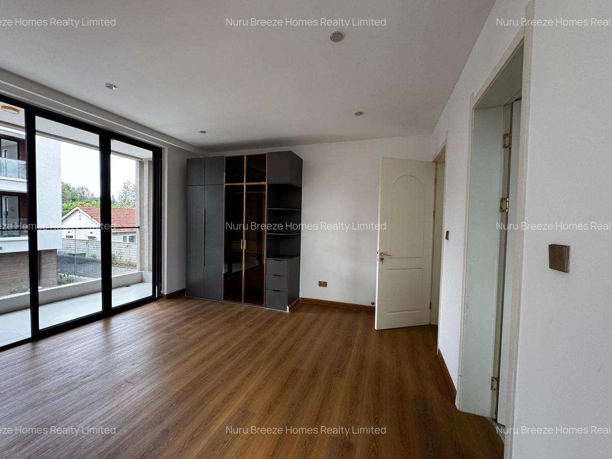 5 Bed Townhouse with En Suite in Lavington - 7