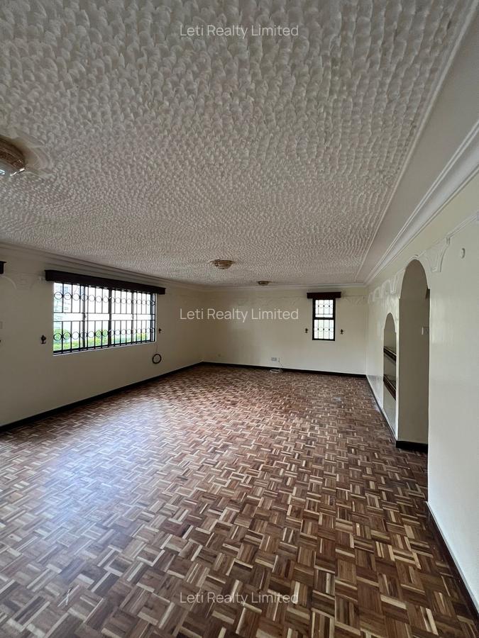 4 Bed Townhouse with En Suite in Lavington - 9
