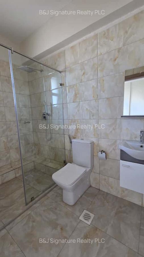 Serviced 5 Bed Apartment with En Suite in Parklands - 12