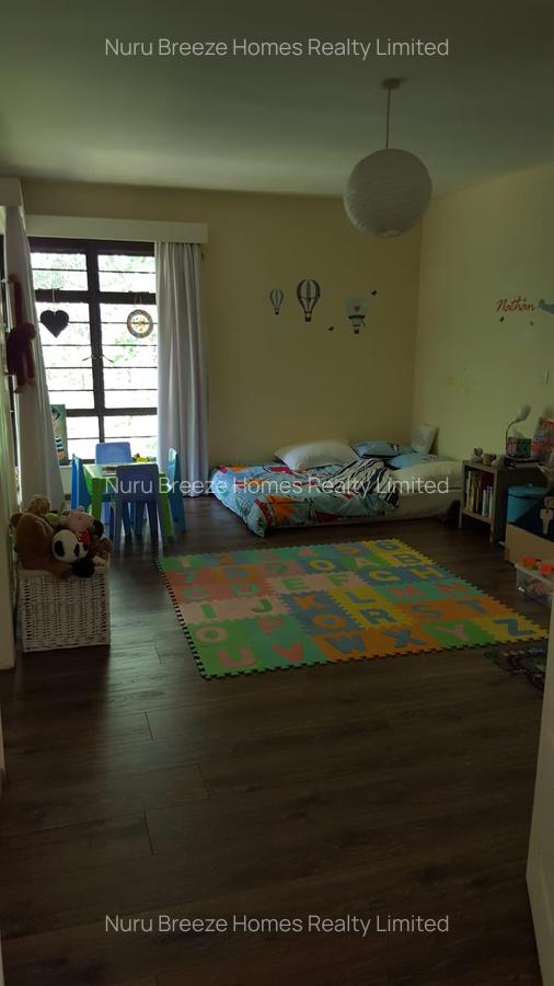 4 Bed Townhouse with En Suite in Rosslyn - 15