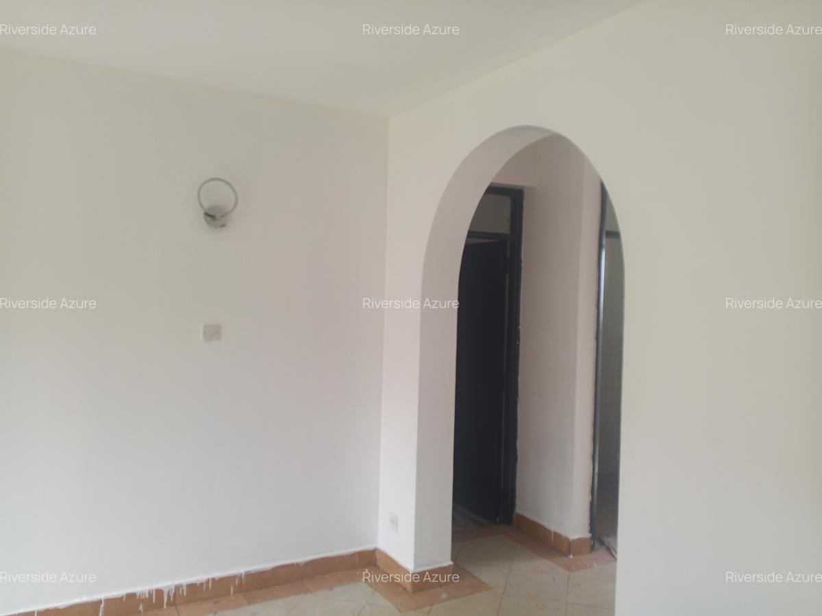 4 Bed Townhouse with En Suite at Westlands - 6