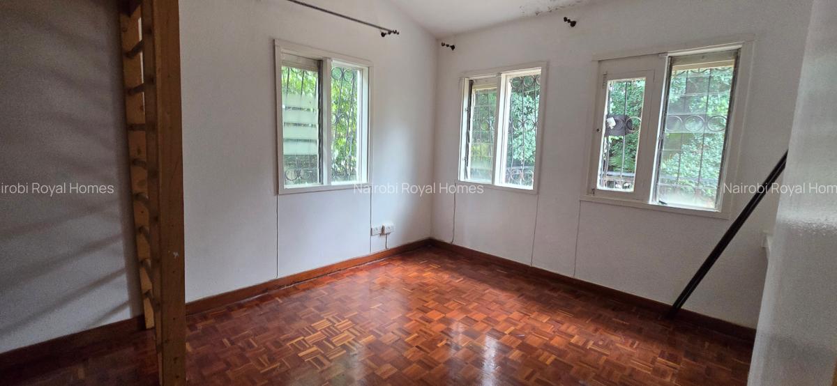 4 Bed House with En Suite at Hill View - 9