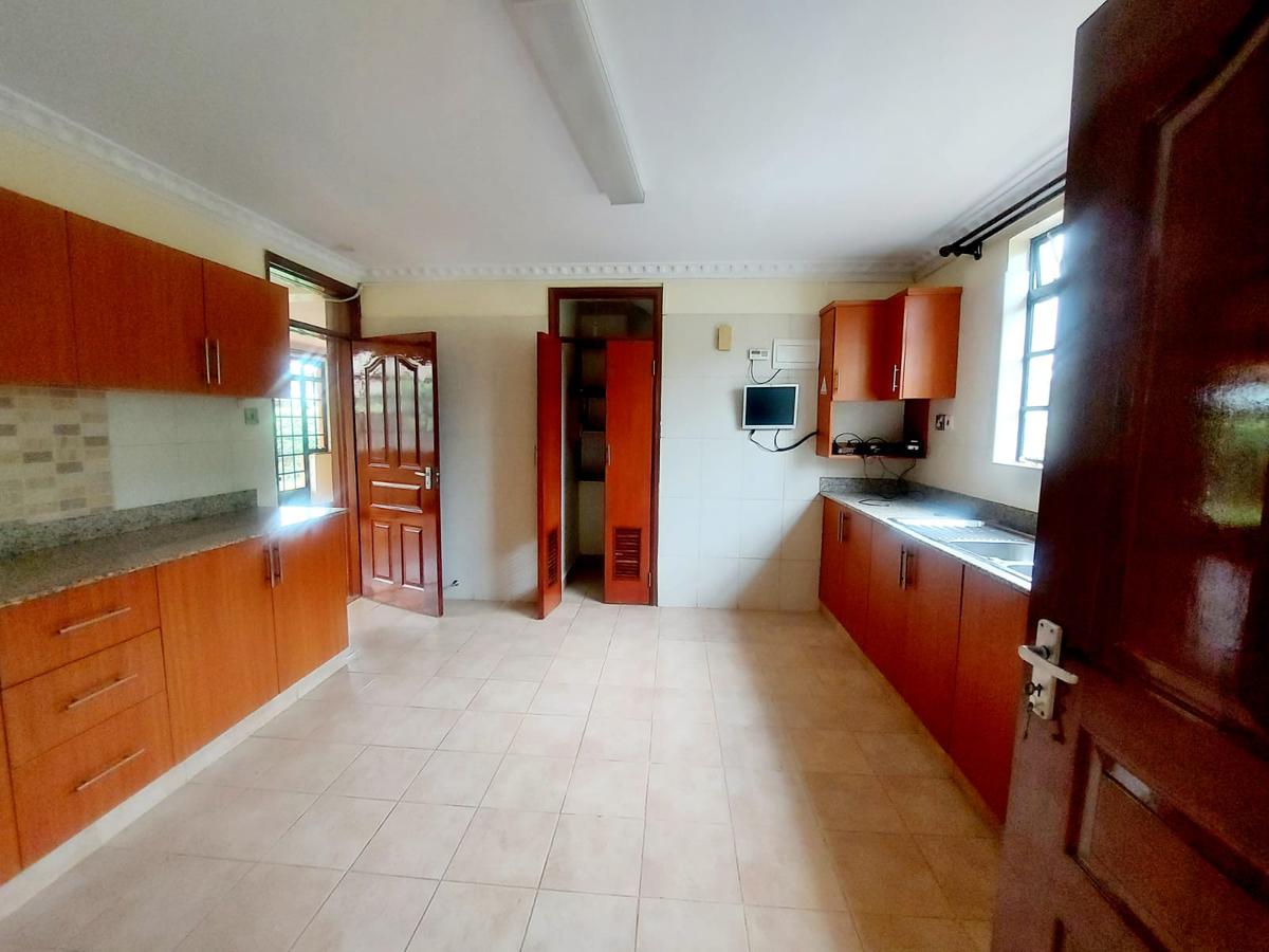 4 Bed Villa with En Suite at Fourways Junction Estate - 4