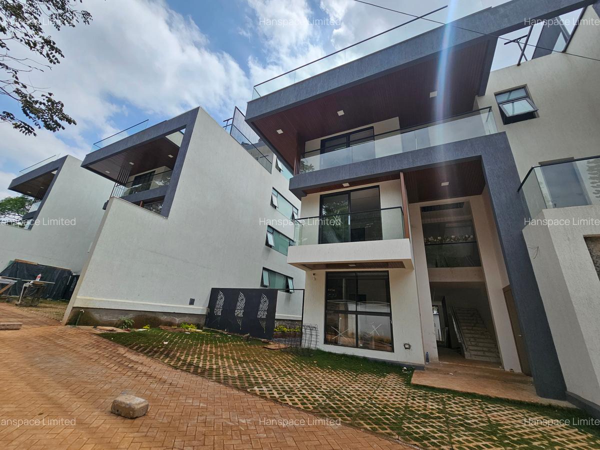 5 Bed Villa with En Suite in Lavington - 5