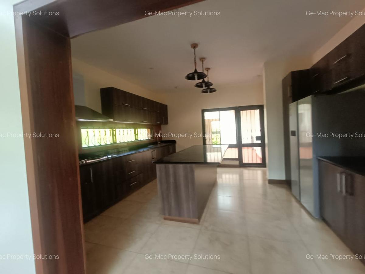 4 Bed House with En Suite in Runda - 5