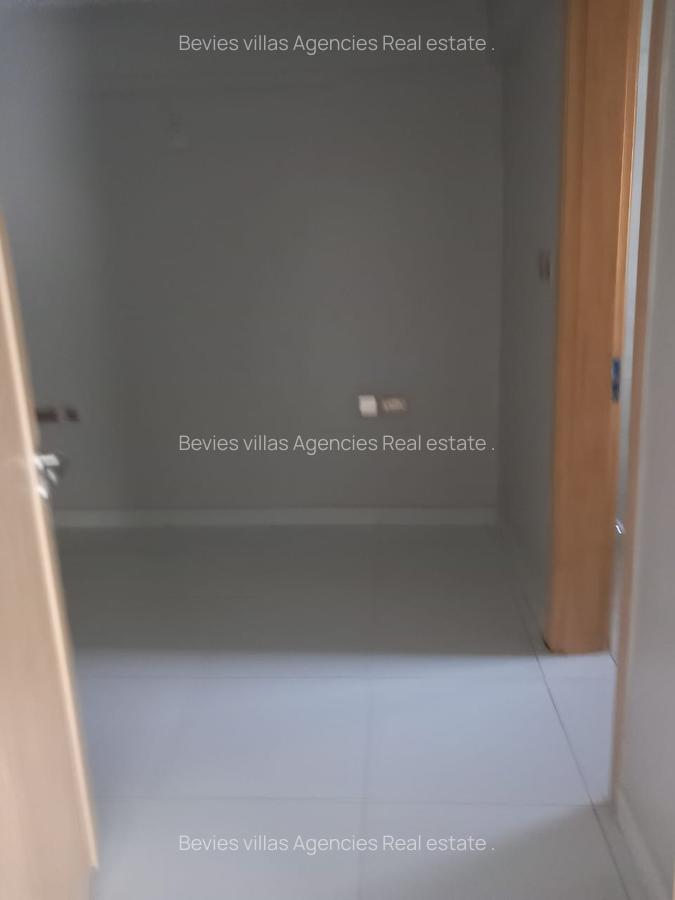 1 Bed Apartment with En Suite at Parklands - 3