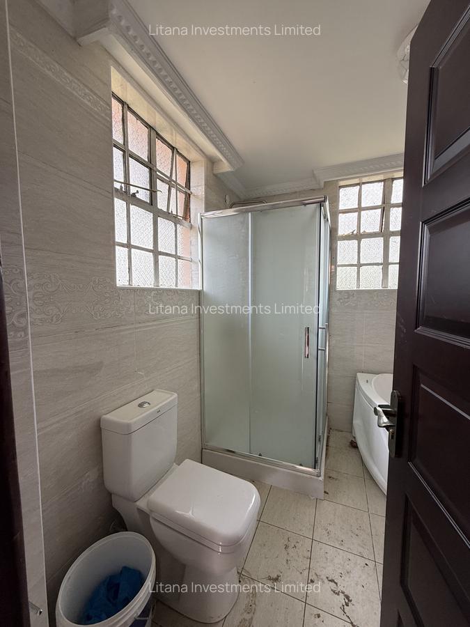 5 Bed Townhouse with En Suite in Lavington - 16