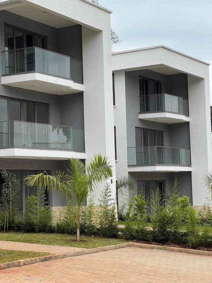 5 Bed Villa with En Suite in Lavington - 2