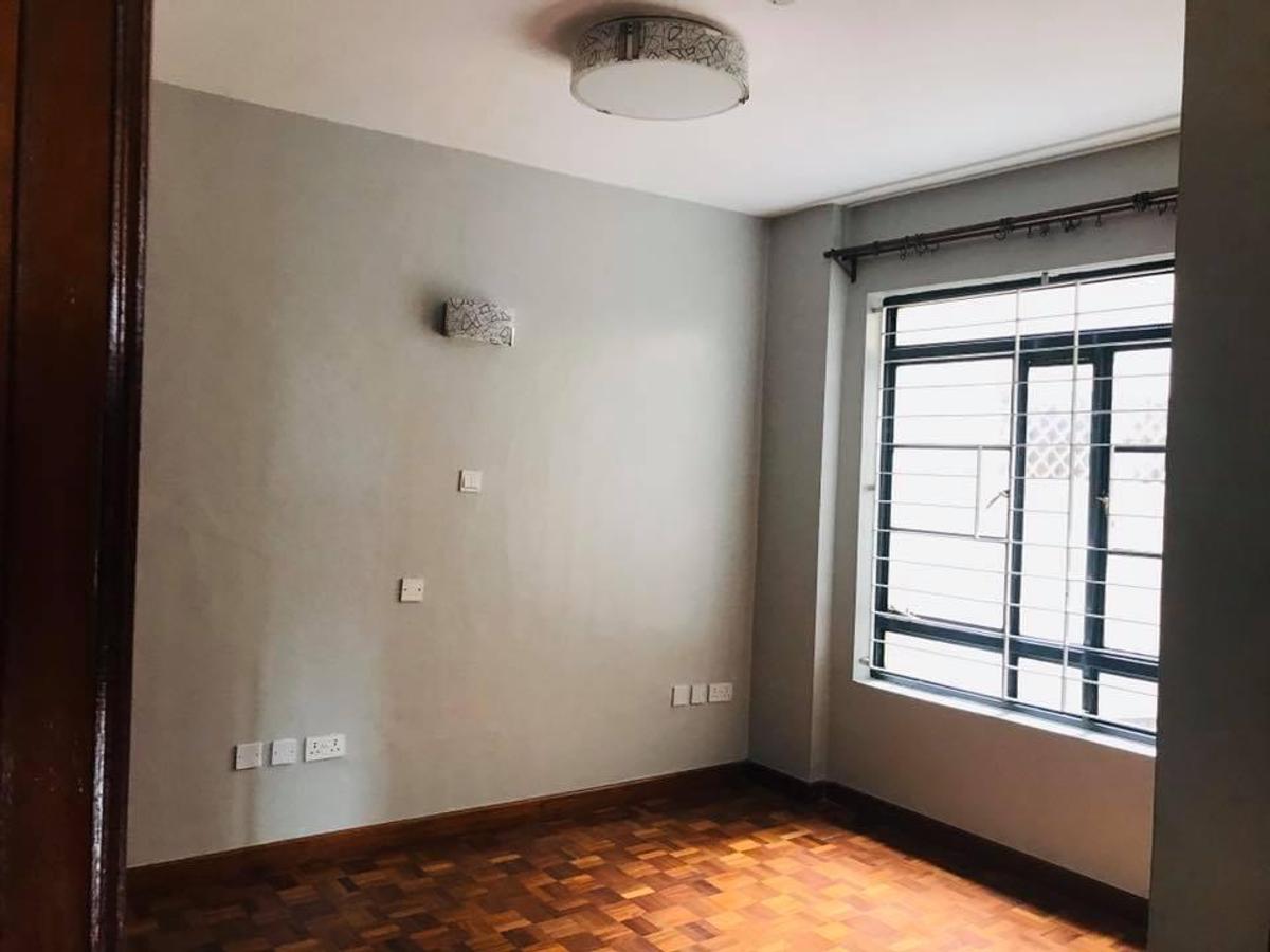 Serviced 2 Bed Apartment with En Suite in Kilimani - 11