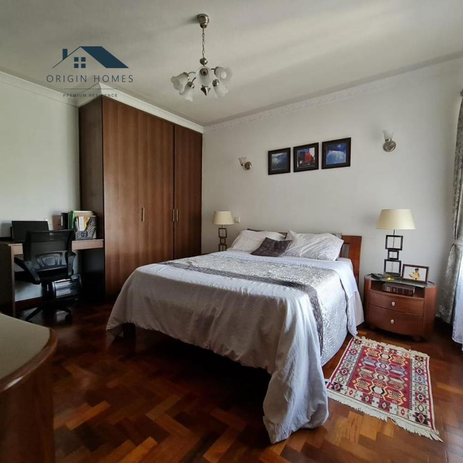 3 Bed Apartment with En Suite at Dennis Pritt Road - 8