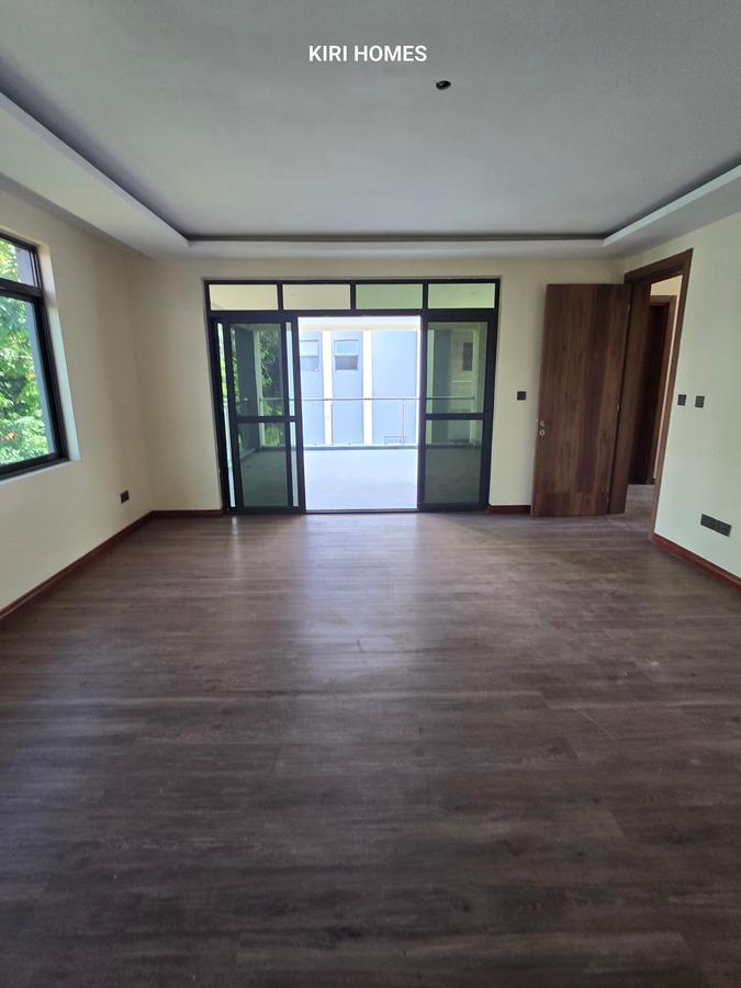 5 Bed Townhouse with En Suite in Lavington - 6