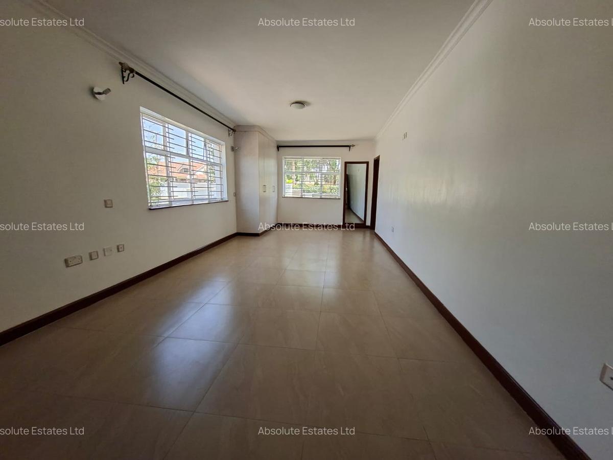 4 Bed Villa with Garden in Runda - 11