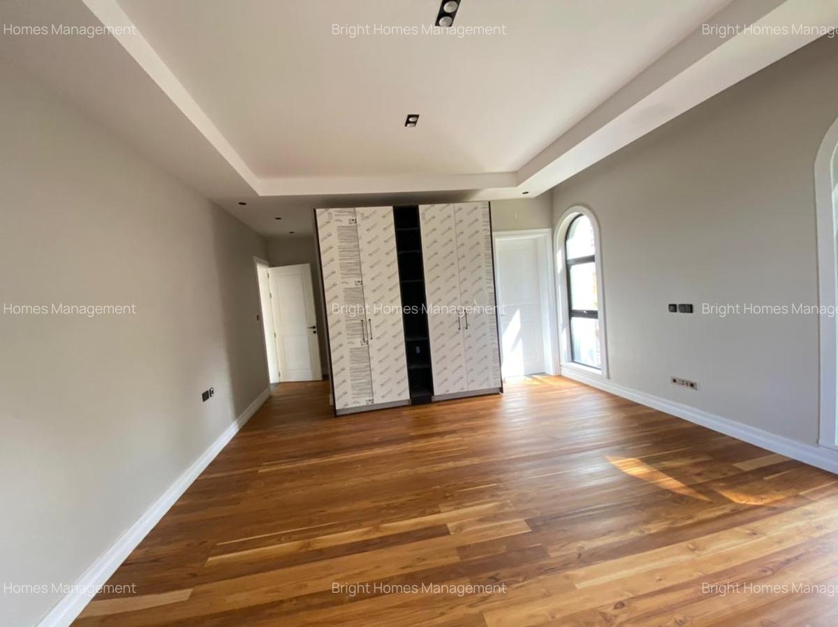 5 Bed Villa with En Suite in Loresho - 15