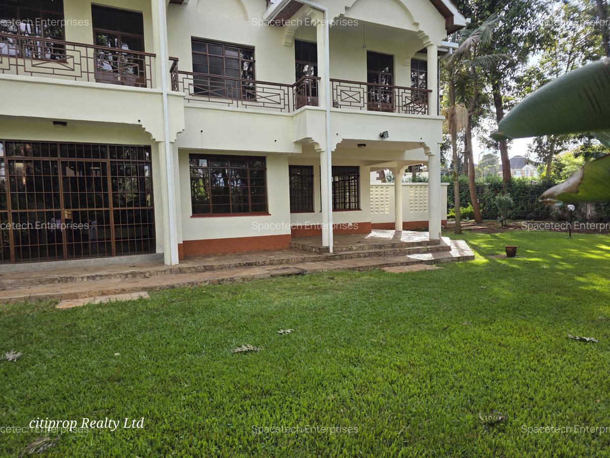 5 Bed House with En Suite in Runda - 3