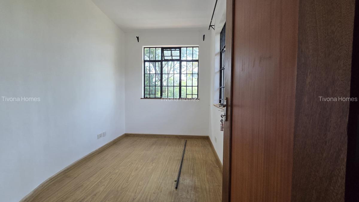 4 Bed House with En Suite in Runda - 3