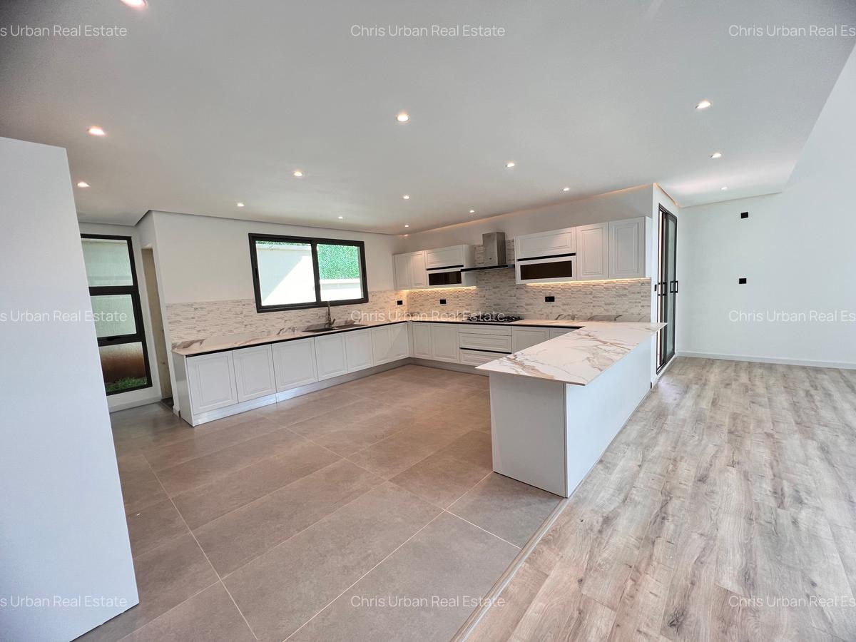 5 Bed Townhouse with En Suite at Lavington Mall - 6