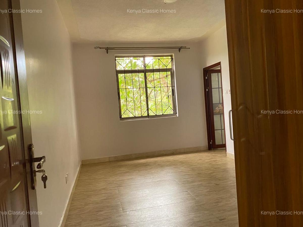 6 Bed Apartment with En Suite at Lavington - 10