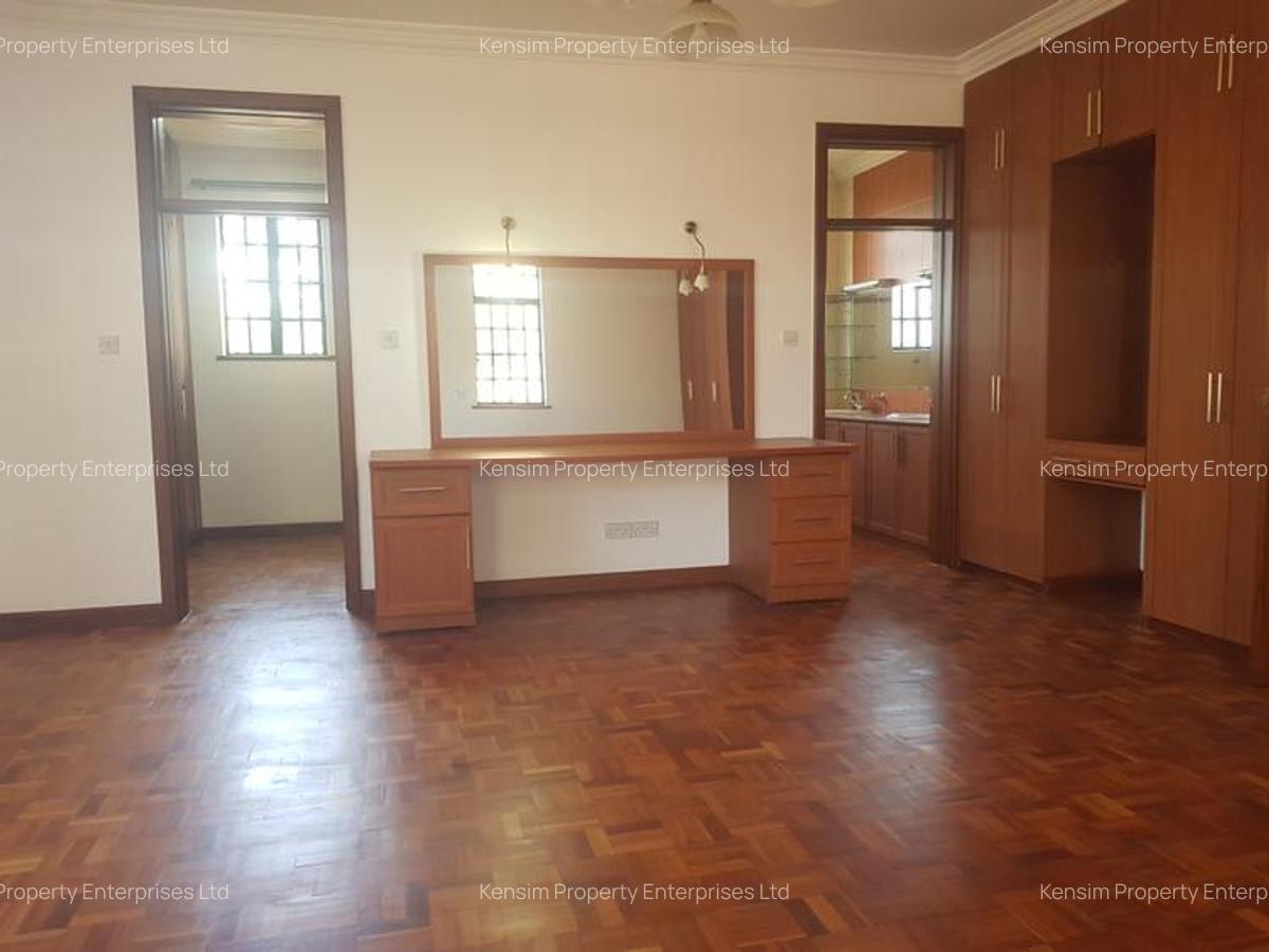 4 Bed Townhouse with En Suite in Lavington - 12