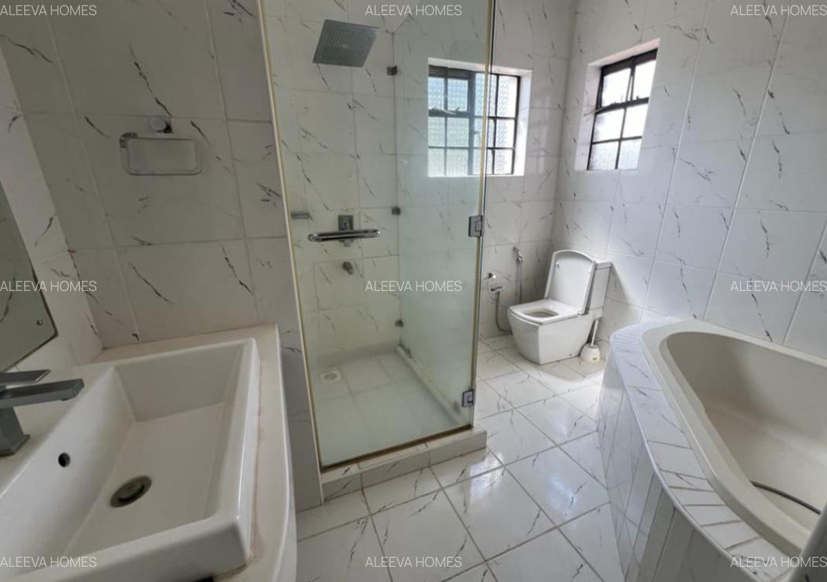 4 Bed House with En Suite in Karen - 11