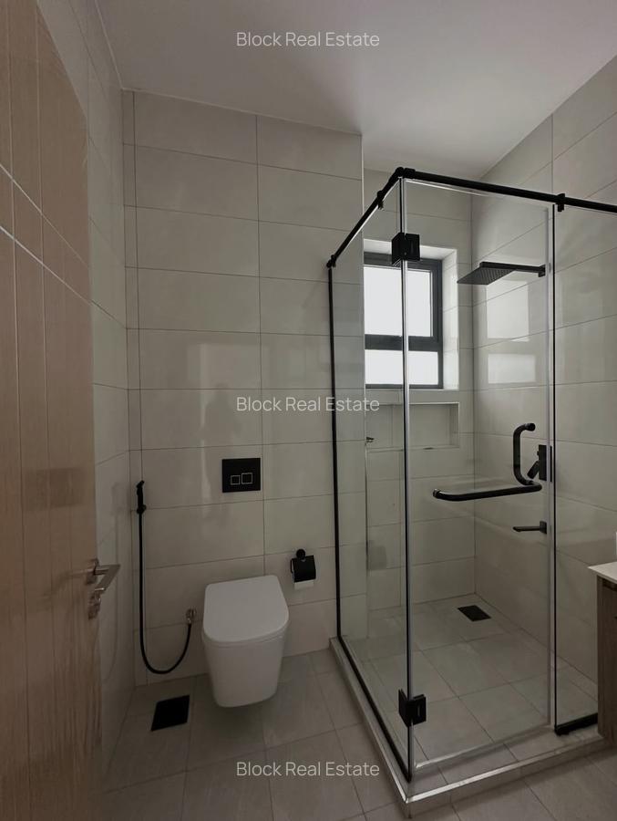 3 Bed Apartment with En Suite in Brookside - 3