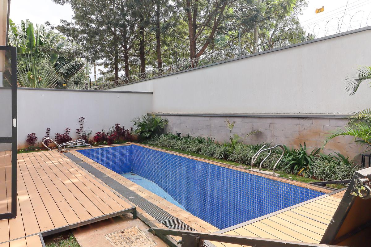 4 Bed Townhouse with En Suite in Lavington - 20