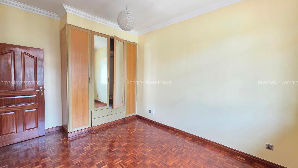 4 Bed Townhouse with En Suite at Karbaserian Avanue - 10